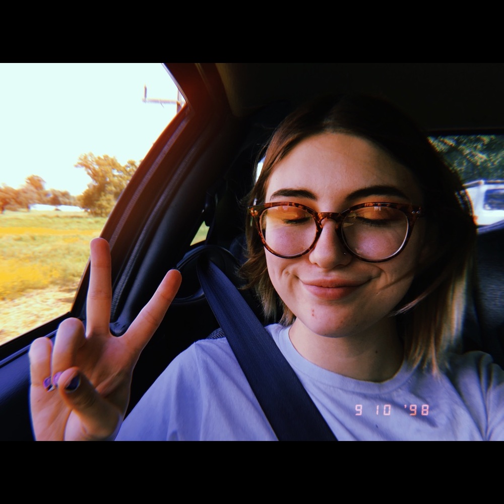 Meet your Posher, Kayla
